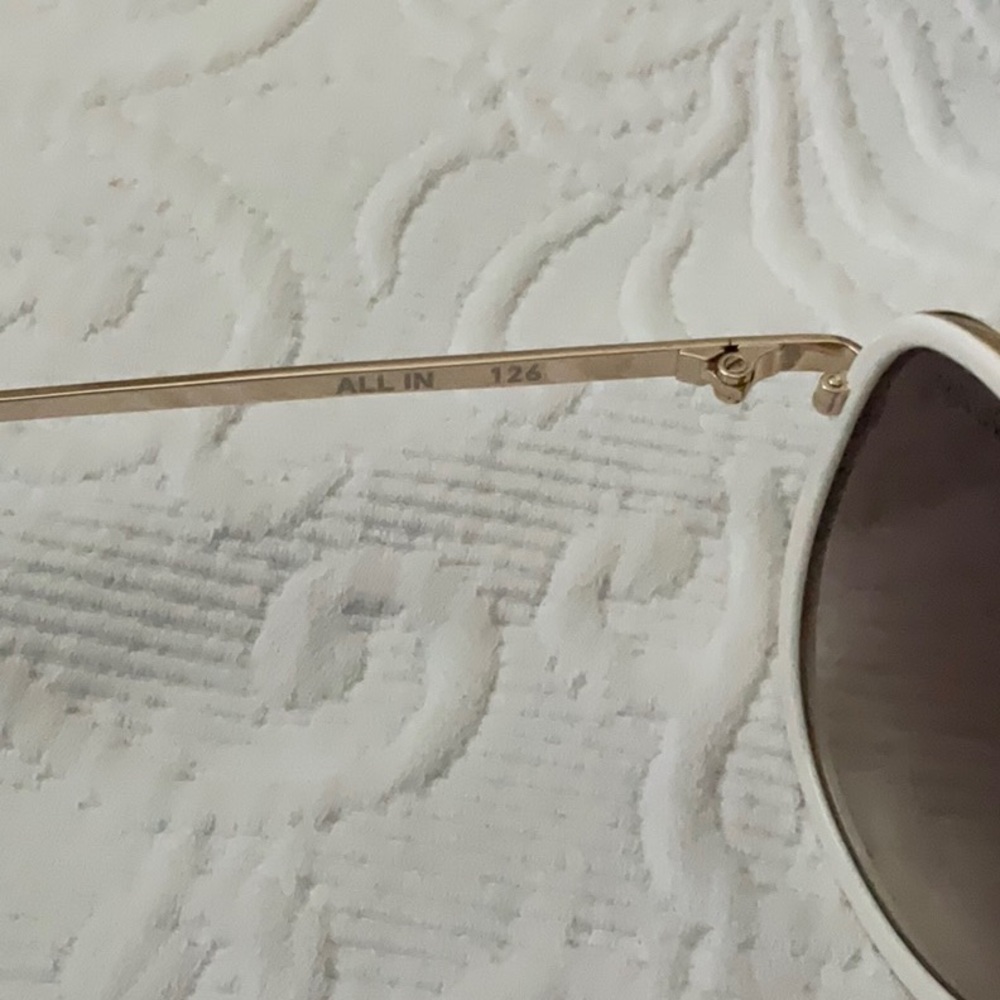 NWT Quay White “All In” Aviator Sunglasses - Picture 2 of 6